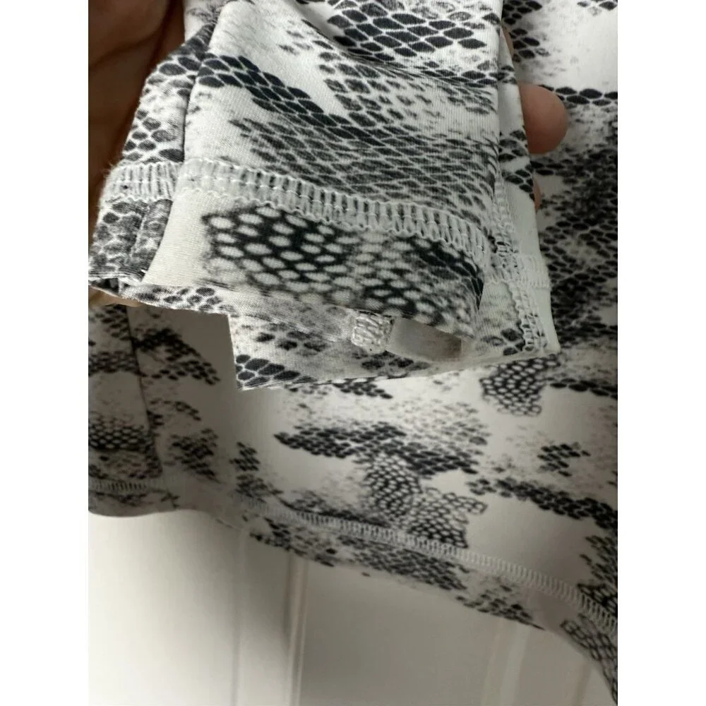 DSG Boys Gray & White Snake Skin Compression LS Shirt Size 2XS (4-5)